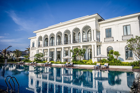 Vinpearl Resort & Spa Long Beach Nha Trang - ốc đảo xanh tuyệt đẹp bên bờ vịnh Cam Ranh.