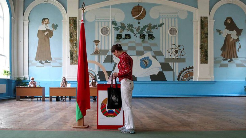 Cử tri đi bỏ phiếu bầu cử Tổng thống tại Belarus. Nguồn: Tass