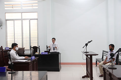 Định đến can ngăn, lại thành phạm tội