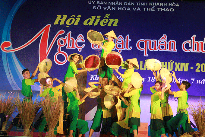 Tạm ngưng tổ chức Hội diễn nghệ thuật quần chúng