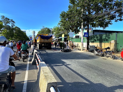 Bị xe ben cán, một người nước ngoài tử vong