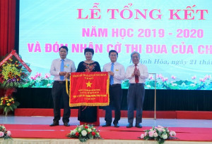 Trường Cao đẳng Du lịch Nha Trang đón nhận Cờ thi đua của Chính phủ