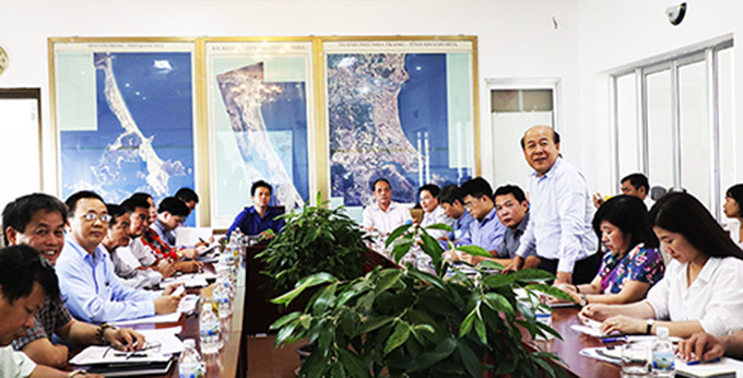 Thứ trưởng Nguyễn Văn Công phát biểu tại cuộc họp.