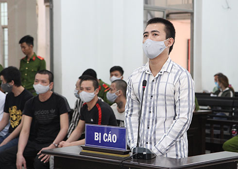 Đánh người vì tưởng... chọc ghẹo bạn gái