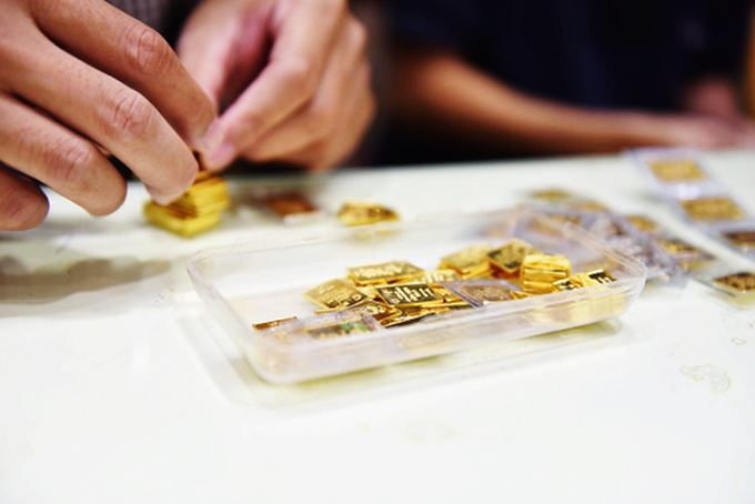 Giá vàng lội ngược dòng bất thành