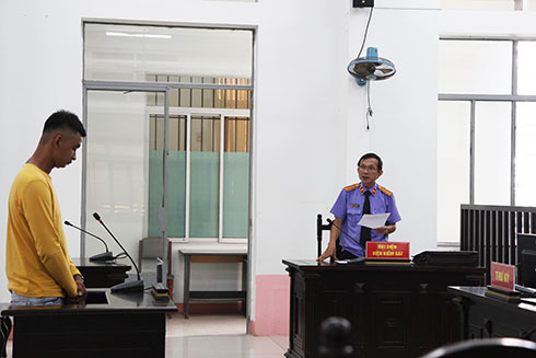 Đãi bạn bằng... ma túy