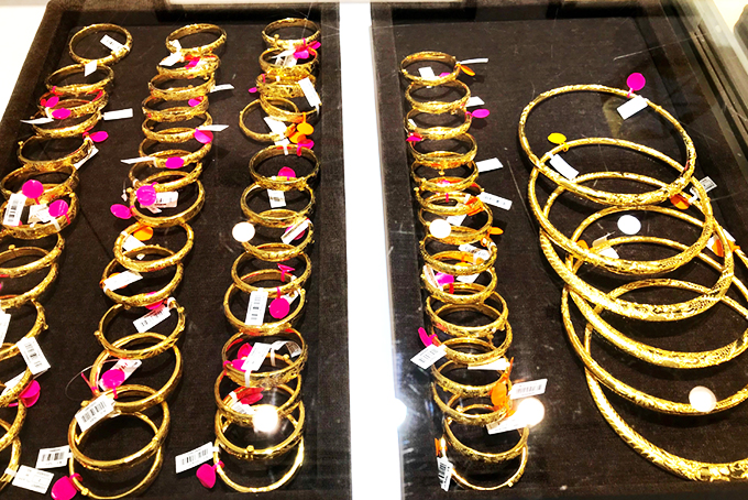 Giá vàng lại tuột mốc 56 triệu đồng/lượng