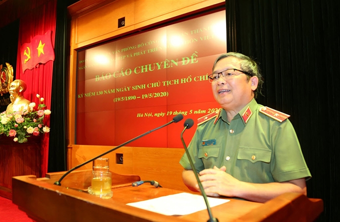 Đồng chí Thiếu tướng Hoàng Anh Tuyên, Phó Bí thư Đảng ủy, Phó Chánh Văn phòng Bộ Công phát biểu tại Hội nghị. 