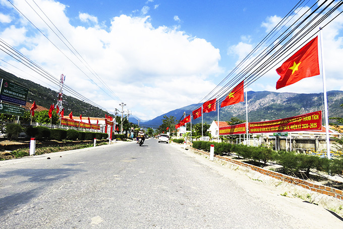 Xuan Son rural commune becoming better