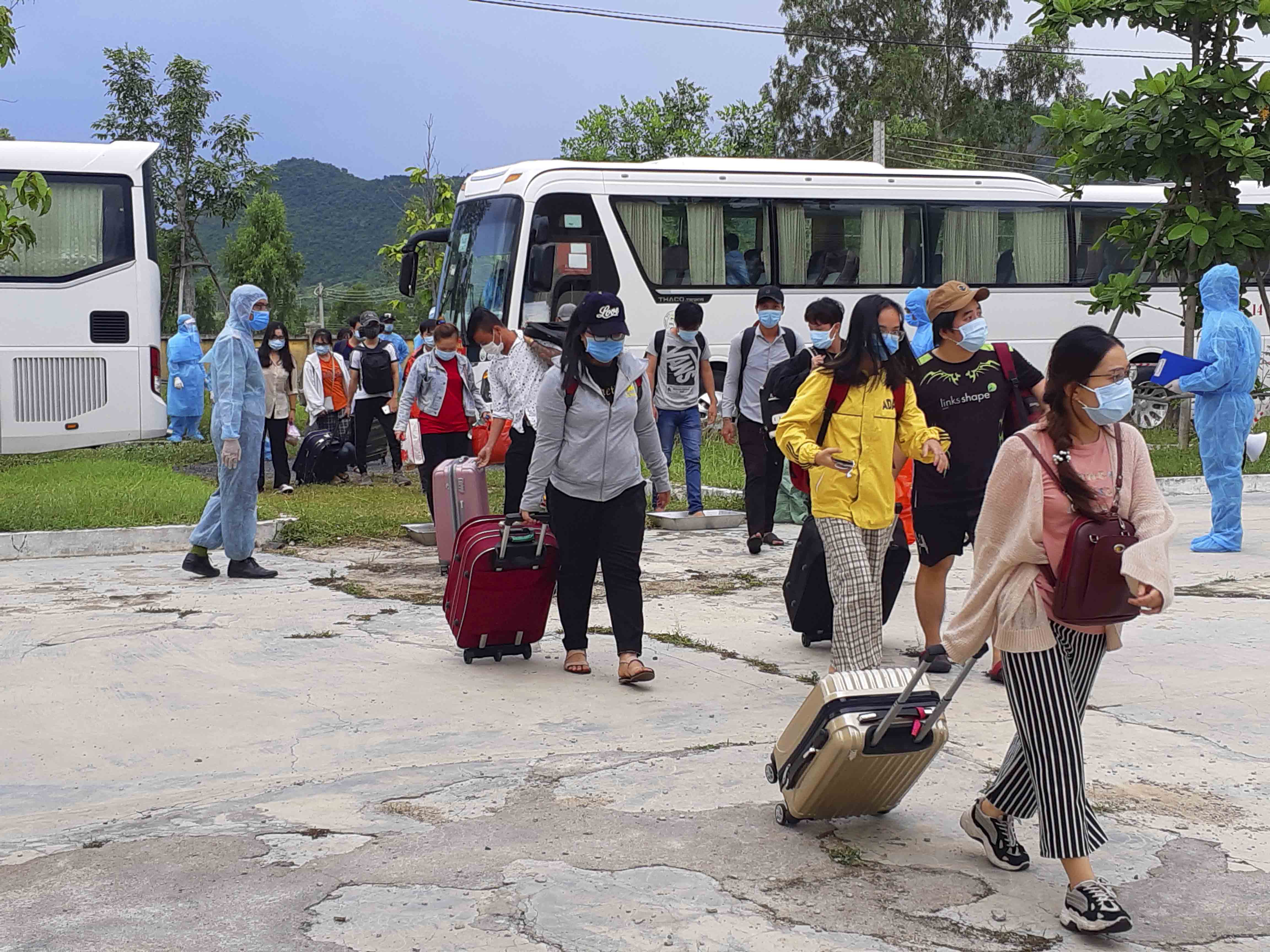 Đón 77 công dân Khánh Hòa về từ TP. Đà Nẵng