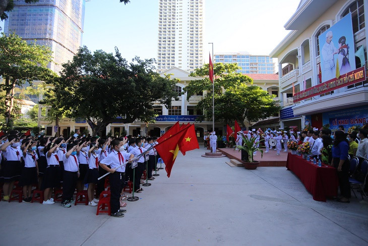 Quang cảnh lễ khai giảng tại Trường Tiểu học Lộc Thọ. 
