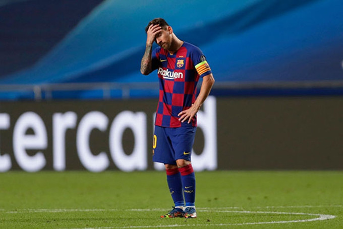 Messi quyết định ở lại sau khi không thể thuyết phục Barca để anh ra đi,