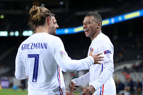 Cơn đau đầu dễ chịu của huấn luyện viên Didier Deschamps