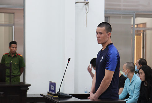 Đâm người nghi quan hệ tình cảm với vợ