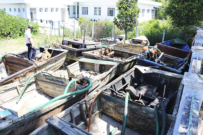 Xã Vĩnh Ngọc: Tịch thu 6 ghe hút cát