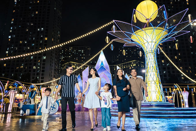 Đón mùa trăng an lành bên gia đình, sẻ chia không khí lễ hội tại Vincom 3 miền