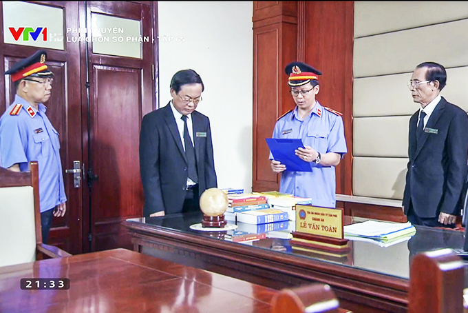 Phim Lựa chọn số phận - Chất nghề thẩm phán còn nhạt