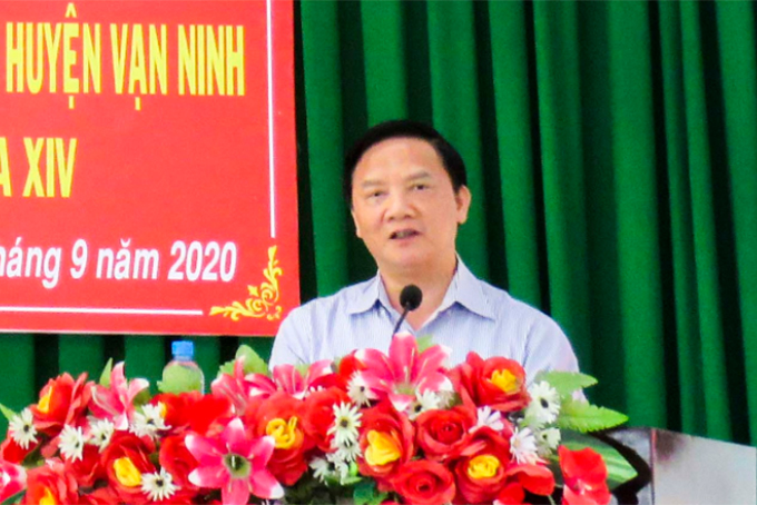 Ông Nguyễn Khắc Định thông tin đến cử tri một số nội dung của Kỳ họp Quốc hội lần thứ 10.