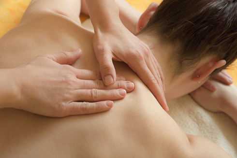 10 phút mát xa giảm căng thẳng