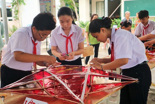 Trường THCS Âu Cơ tổ chức &quot;Đêm hội trăng Rằm&quot;