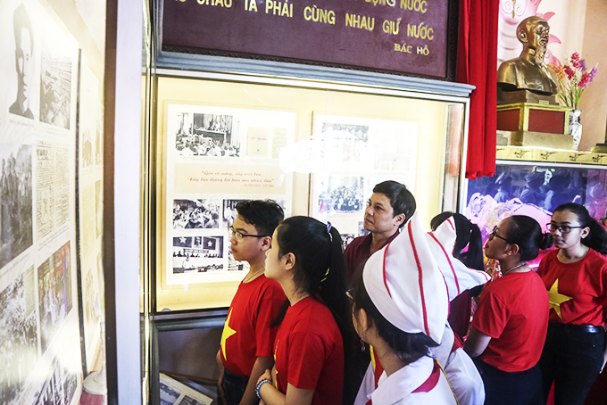 Quan tâm giáo dục lý tưởng, đạo đức cho học sinh