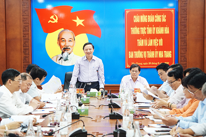 Thường trực Tỉnh ủy và UBND tỉnh làm việc với Ban Thường vụ Thành ủy Nha Trang