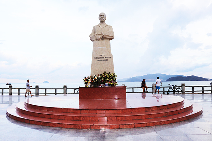 Memorial stele of Doctor Alexandre Yersin to be built