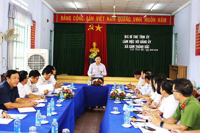 Bí thư Tỉnh ủy phát biểu chỉ đạo tại xã Cam Thành Bắc.