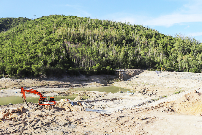 Xây dựng trong hành lang bảo vệ công trình hồ chứa nước Đồng Bò: Cần xử lý dứt điểm