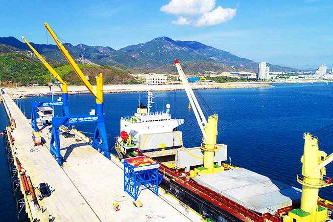 Vân Phong chuyển mình