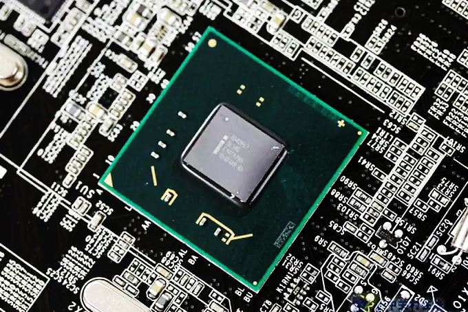 Chip chuyển đổi lượng tử tốc độ ánh sáng đầu tiên thế giới