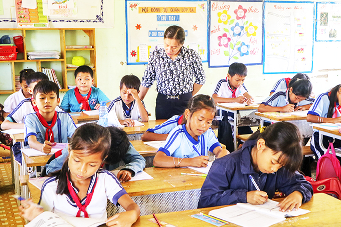 Quan tâm tăng cường tiếng Việt cho học sinh vùng dân tộc thiểu số