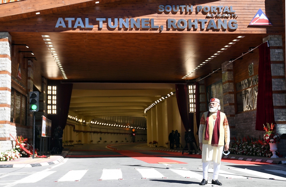 Thủ tướng Ấn Độ Narendra Modi tại lễ khánh thành đường hầm Atal dài hơn 9km trên dãy Himalaya (ANI)