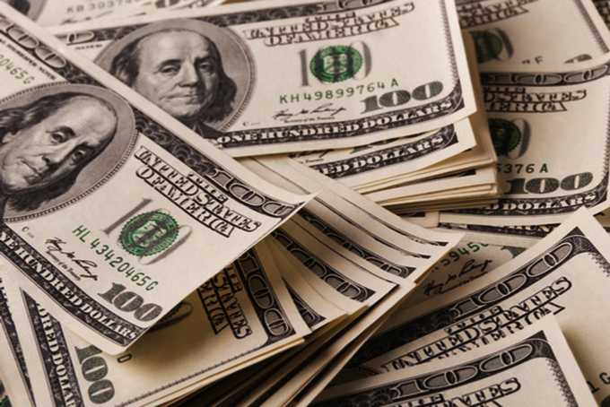 Tỷ giá USD hôm nay 6/10: Trung tâm tiếp tục giảm, các ngân hàng thương mại vẫn tăng