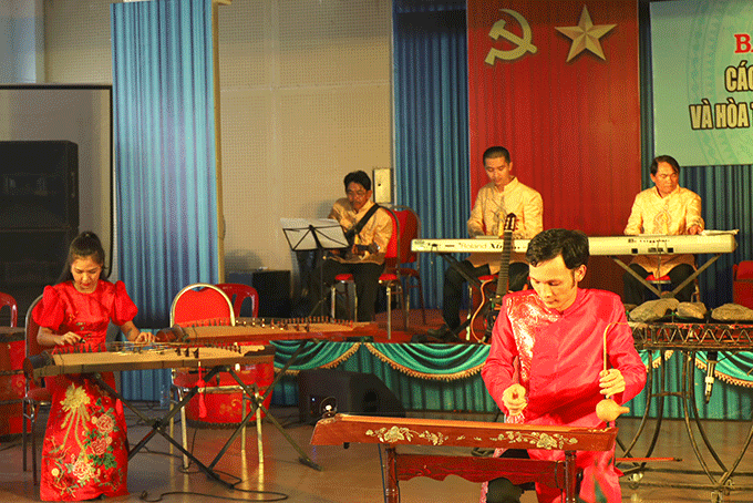 Đoàn ca múa nhạc Hải Đăng đạt 2 giải Nhì cuộc thi độc tấu và hòa tấu nhạc cụ dân tộc toàn quốc