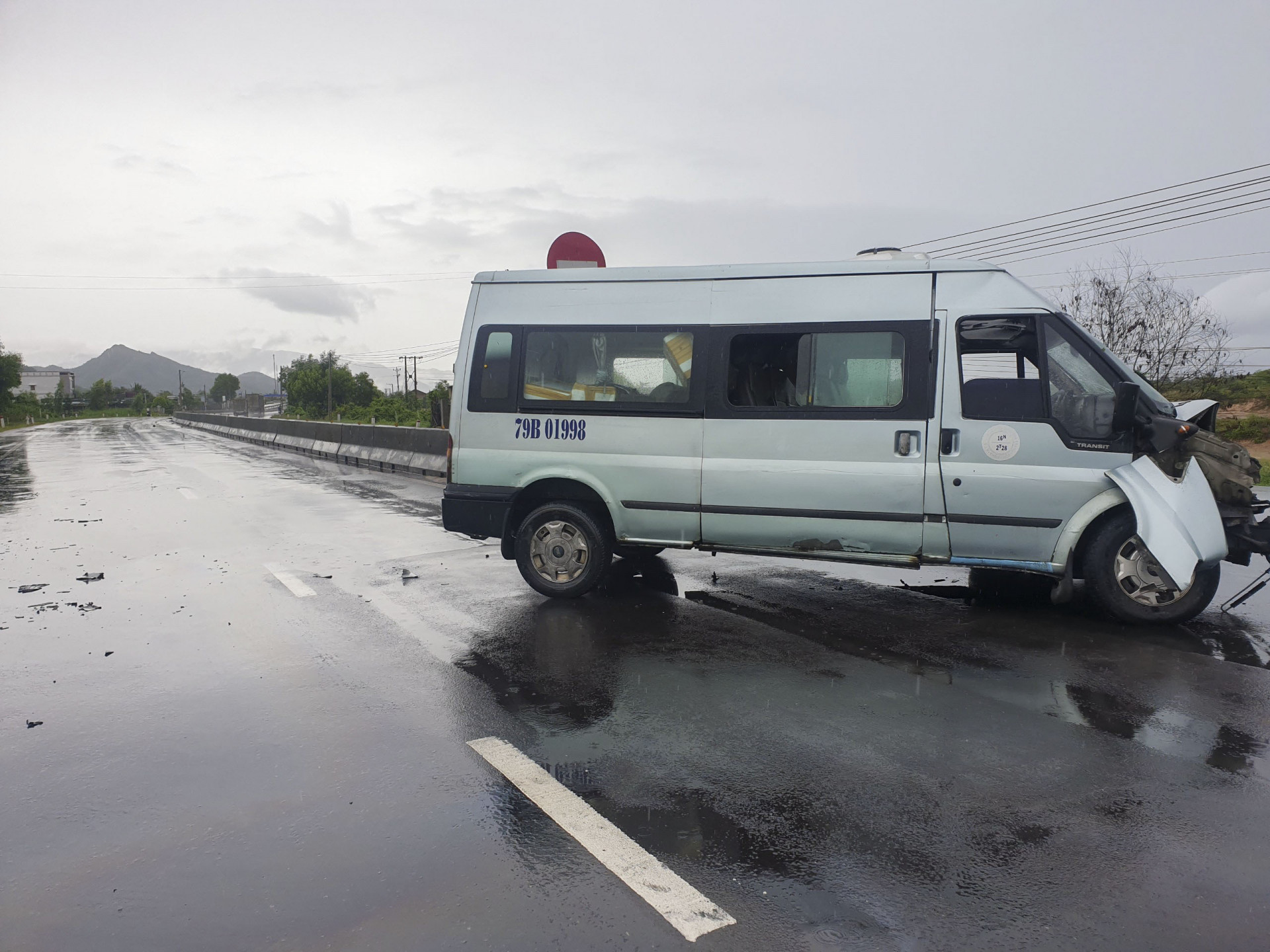 Hiện trường vụ tai nạn giao thông tại xã Vạn Hưng.
