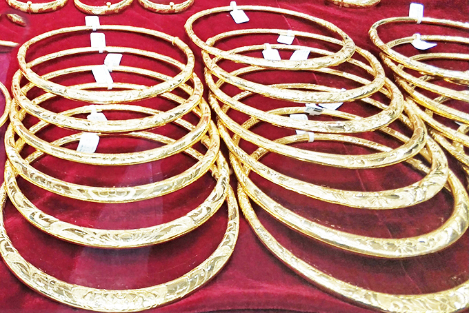 Giá vàng trong nước và vàng thế giới đồng loạt lao dốc