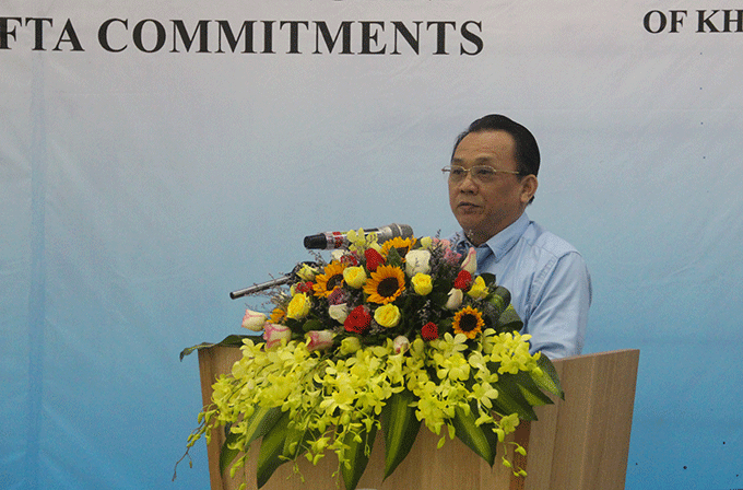 Ông Lê Hữu Hoàng - Phó Chủ tịch UBND tỉnh Khánh Hòa phát biểu tại hội nghị