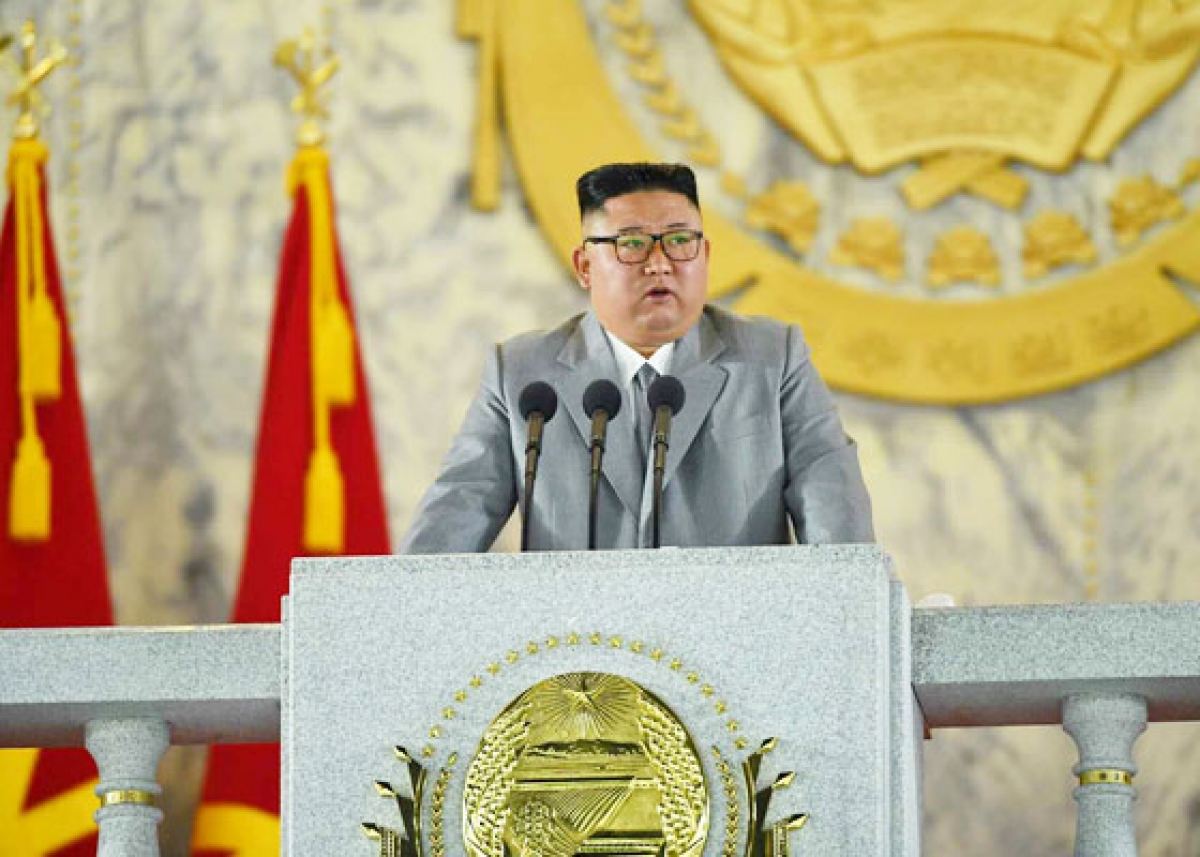 Nhà lãnh đạo Triều Tiên có bài phát biểu quan trọng tại Lễ kỷ niệm, khẳng định sẽ tiếp tục tăng cường sức mạnh quân sự và quốc phòng, đồng thời  cho biết ông kỳ vọng Triều Tiên và Hàn Quốc sẽ hợp tác trở lại sau khi đại dịch kết thúc. (Nguồn Rodong Sinmun.)