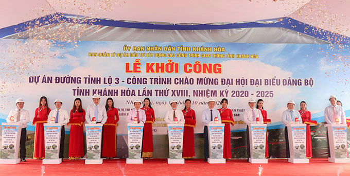 Khanh Hoa Provincial Road 3 project commenced on October 5. The project, about 13.6km in total length, has a total investment capital of VND340.75 billion, is due to complete and be put into use in early 2022.