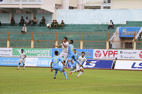 Trận đấu lại giữa 2 đội Sanna Khánh Hòa-Biển Việt Nam gặp An Giang trên sân 19-8 Nha Trang vào sáng ngày 14-10.