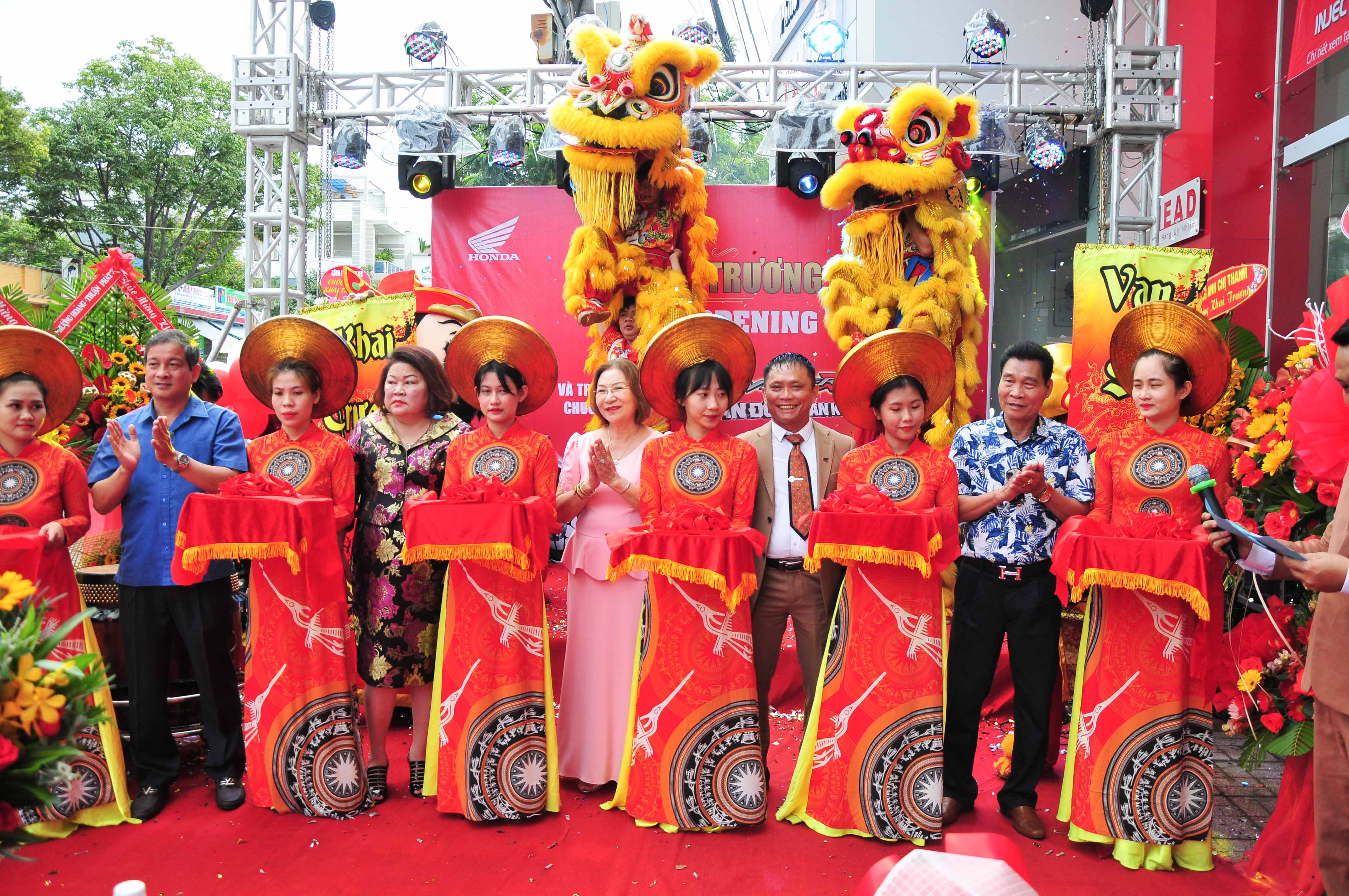 Khai trương cửa hàng Honda Hoàng Nhật