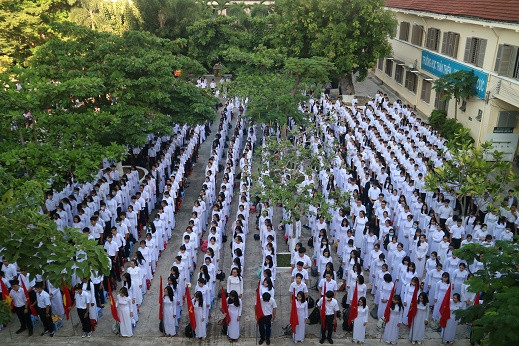 Trường THPT Lý Tự Trọng (TP. Nha Trang). 