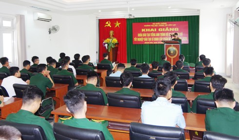 Khai mạc lớp đào tạo tiếng Anh trình độ B2 cho 40 học viên sĩ quan