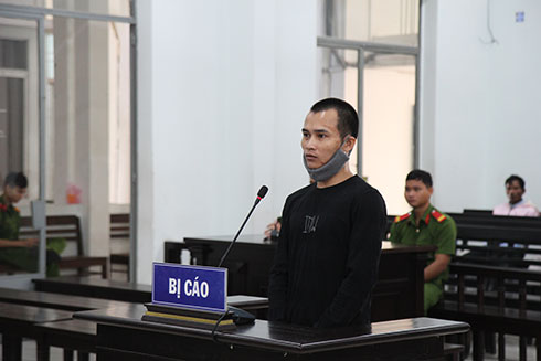 Đâm người vì bị nói… không dám đánh ai!