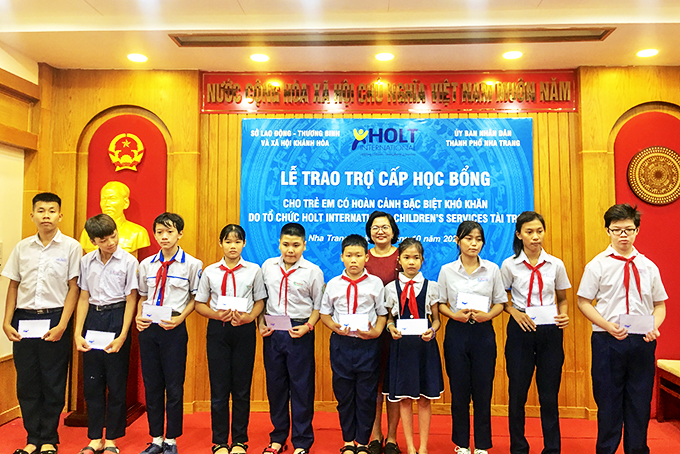 Cầu nối cho trẻ em nghèo