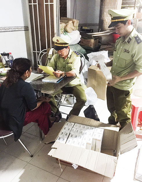 Tăng cường tuyên truyền, đấu tranh chống buôn lậu thuốc lá