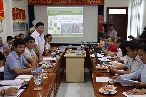 World Bank delegation working with Khanh Hoa Development Project Management Unit