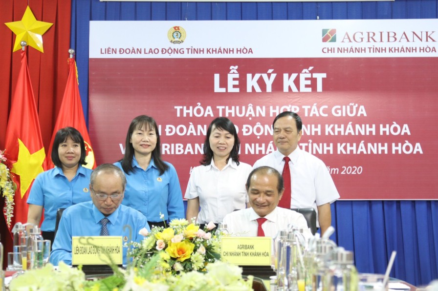 Liên đoàn Lao động tỉnh Khánh Hòa và Agribank Khánh Hoà ký kết thoả thuận hợp tác