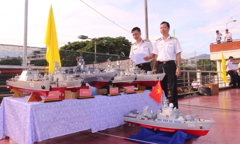 Sản phẩm của các đội sẵn sàng bước vào cuộc thi.